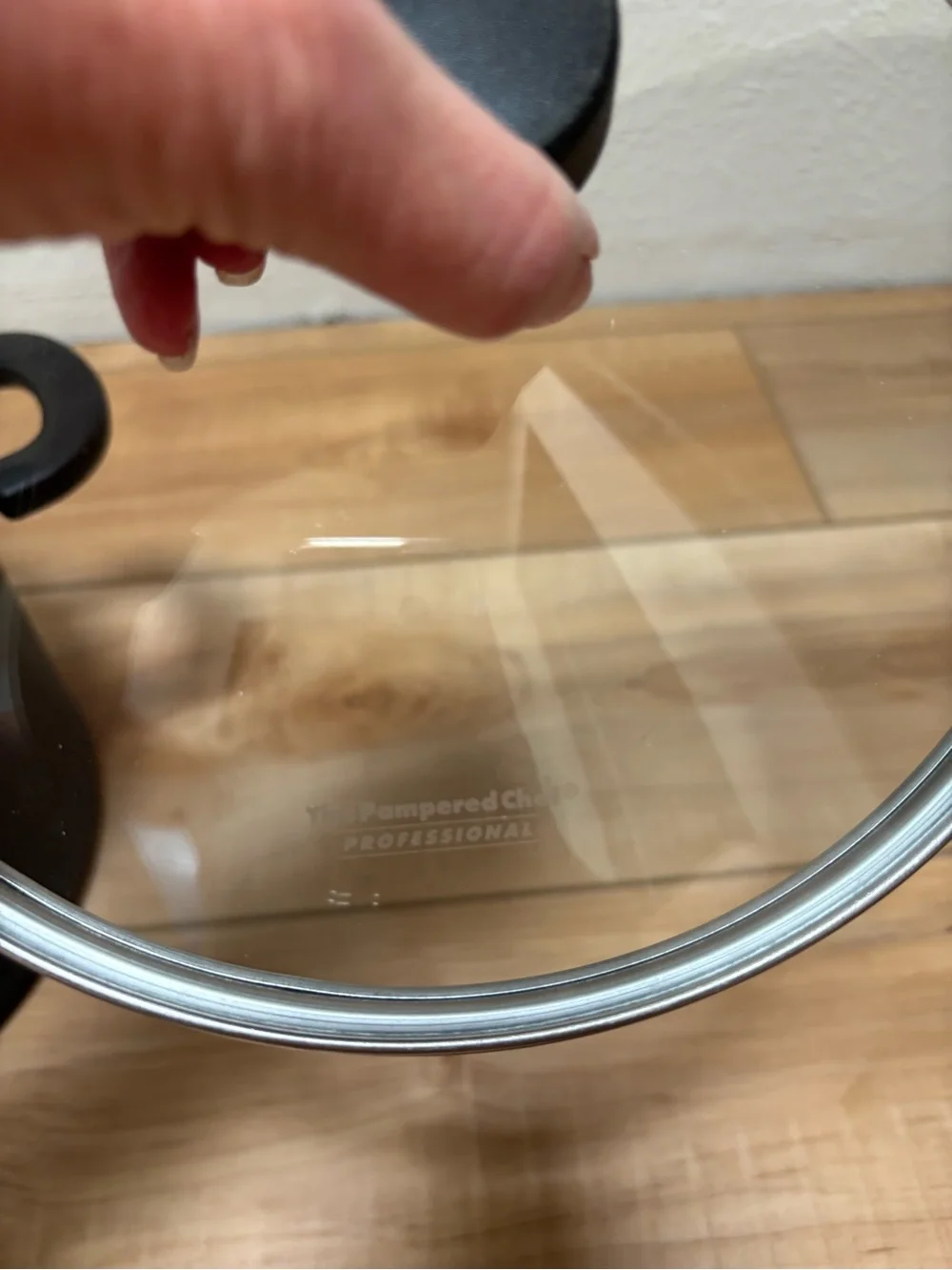 The Pampered Chef Nonstick Stockpot with Glass Lid - Black